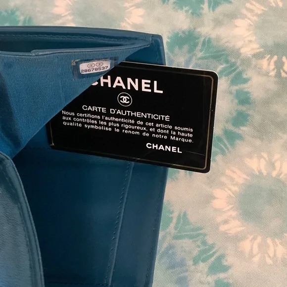 CHANEL Teal Blue Timeless CC Trifold Compact Leather Wallet - Picture 2 of 16